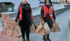 „Caritas“ savanoriai pasitinka artėjančias Šv. Kalėdas