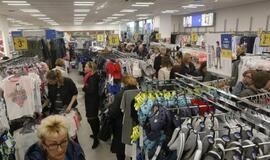 Gyventojai nemato prasmės nei pirkti naujų drabužių, nei puoštis šventėms - Statistikos departamentas