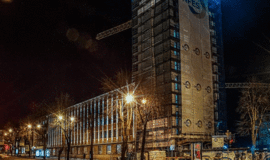 Muzikinis teatras miestui dovanoja šviesą