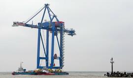 Uostas sulaukė mėlynosios „žirafos“