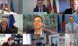 ES žada griežtesnį dialogą su vakcinų gamintojais