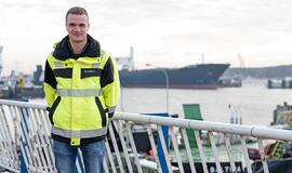 Laivų mechanikas dabar skaito pasakas