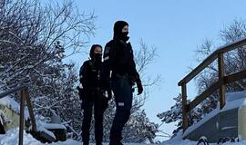 Pajūrį nuklojęs sniegas klaipėdiečius vilioja iš namų: beslidinėjančius nuo kopų stebi policija