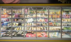 Per pertrauką namų biure lietuviai renkasi paruoštus pietų rinkinius