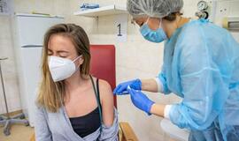 Pietų Afrikoje atrastas naujas SARS-CoV-2 variantas gali kelti rimtą grėsmę vakcinavimo sėkmei