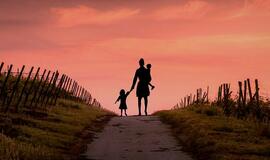 Psichologė - vaiko teisių gynėja pataria kaip padėti vaikams išgyventi tėvų skyrybas