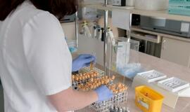 Skirtinga išmoka nuo užsikrėtimo būdo mokama ir sveikatos priežiūros darbuotojams