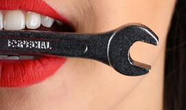 Vaistininkė paaiškina: dantų jautrumą gali paskatinti ir žiemiškas šaltis. Kaip sau padėti?