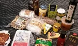 Vietoj žadėtų 200 eurų medikų poilsiui – maisto daviniai su konservuotais žirneliais ir pasibaigusio galiojimo lašiša