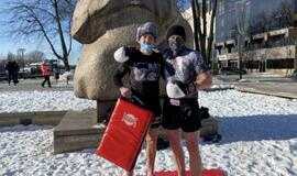 Sportininkai treniravosi po Klaipėdos mero langais