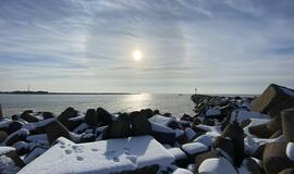 Pajūris vilioja apledėjusiais vaizdais