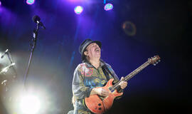 Carlos Santana