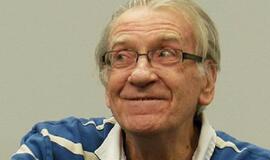 Davidas Warneris mirė