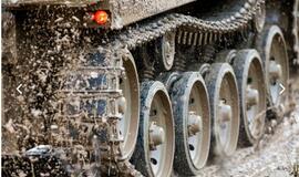 Karinė pagalba Ukrainai: Lietuva perduoda šarvuočius