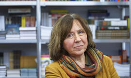 Nobelio literatūros premijos laureatei S. Aleksijevič VDU įteiks garbės daktaro regalijas