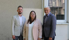 Klaipėdos rajono vicemeras Vytautas Butkus, Gargždų ligoninės vadovė Neringa Tarvydienė ir Klaipėdos rajono meras Bronius Markauskas. 