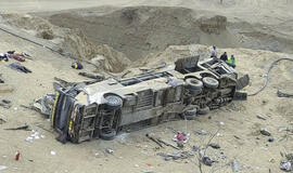 Tragiška avarija Peru - autobusas nukrito į tarpeklį, 12 žmonių žuvo 