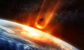 Prancūzijoje meteoritas atsitrenkė į moterį, kuri savo kieme gėrė kavą