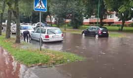 POTVYNIAI. Intensyvių liūčių metu kai kurios Klaipėdos gatvės yra užliejamos. Klaipėdos savivaldybė jau rengia planą, kaip sumažinti stichijos pasekmes. Stopkadras