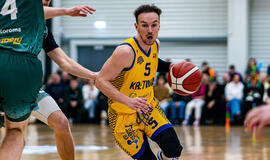 LYDERIS. Klaipėdietis Mindaugas Stašys antrose „7bet-NKL“ ketvirtfinalio rungtynėse vėl vedė „Kretingos“ ekipą į pergalę. BC „Kretinga“ nuotr.