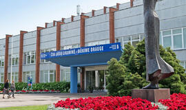 MINISTERIJA. SAM tikina, kad deda maksimalias pastangas, jog stabilizuotų situaciją Klaipėdos universiteto ligoninėje, o papildomas gydymo įstaigų sujungimo procesas šiandien gali tai apsunkinti. Vitos JUREVIČIENĖS nuotr.