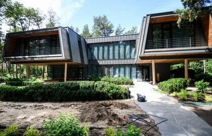 Skandalingųjų Palangos dušinių istorijoje išlenda vis daugiau įtartinų faktų: po šaltu vandeniu – prokurorai