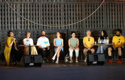 Pokalbis su migrantų patirtis Klaipėdos valstybiniame muzikiniame teatre