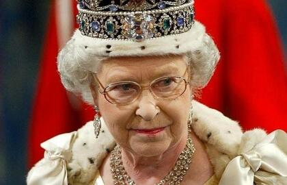 Garsūs skandalai, susiję su Elžbieta II