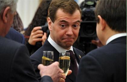 Netikėta agresijos prieš Ukrainą pasekmė – girtuoklystė tarp Rusijos elito