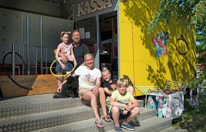 ŠEIMINIS. Cirke „Marcel ir Odeta“ dirba visa čeko Marcel Janeček ir lietuvaitės Odetos Janečkovos šeima. Vitos JUREVIČIENĖS nuotr.