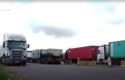 Laukiantys vilkikai KKT