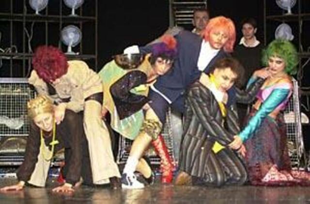 "Tautkrūša", arba Kaip teatras pelno siekia 