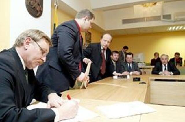 Prezidentui - grėsmingas parlamentarų įspėjimas 