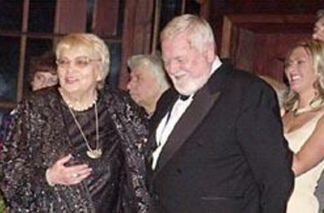 Likimo dovana su bengališkom ugnelėm 