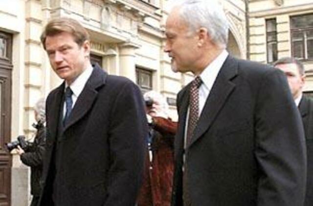 Teisininkų vadai pabūgo prezidento apkaltos 