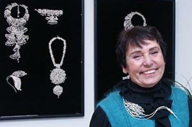 Šventiniai papuošalai pavers karaliene kiekvieną moterį 