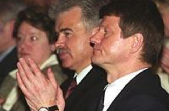 Prezidento oponentams - naujametė dovanėlė 