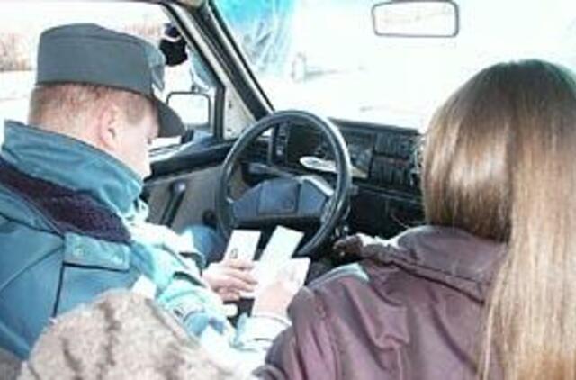 Šimtas litų antstoliui - už gražias akis 