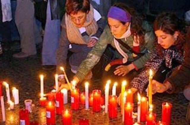 Lietus Madride terorizmo sukrėstiems ispanams simbolizuoja dangaus ašaras 