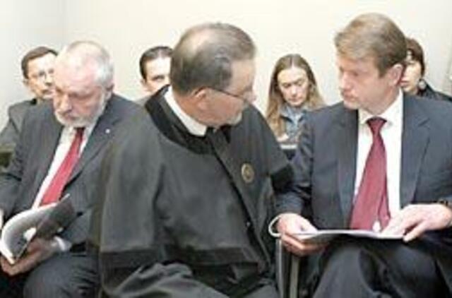 Nušalintas prezidentas - vėl Konstitucijos cerberių rankose 