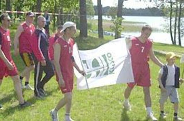 "Klasco" darbuotojai ilsėjosi jubiliejiniame sąskrydyje Plateliuose 