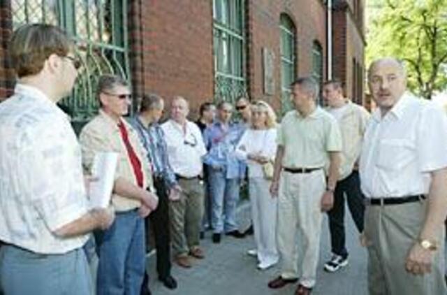 Ambasadorius žadėjo ir toliau padėti išteisintiems jūrininkams 