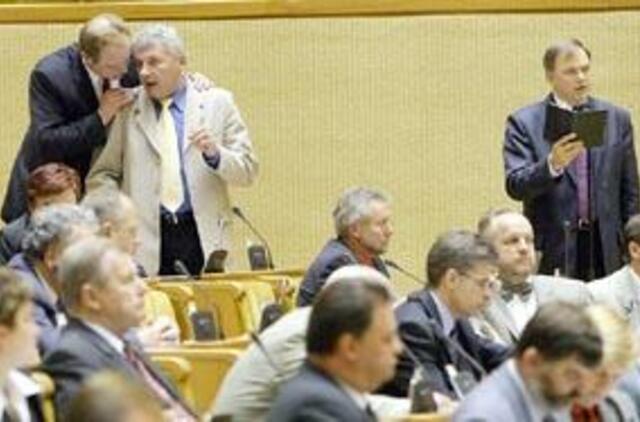 Seime - išeitinių kompensacijų lietus 