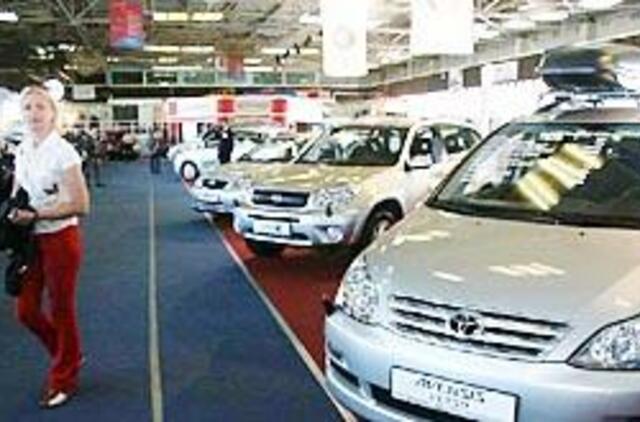 Svajonės apie naują automobilį tolsta iš lėto 