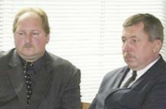 Žemėtvarkininkai teismuose gina savo abejotinus sandorius 