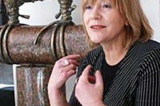 Raudoniu išsiliejusi šviesa 