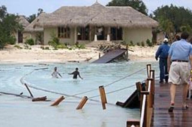 Kalėdas Azijos rojuje pavogė stichija 