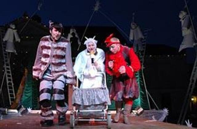 Kalėdų Senelis ir jo palyda dovanojo gerumo pasakas 