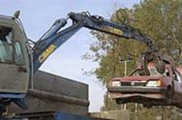 Seni automobiliai Lietuvoje malami ir liežuviais 