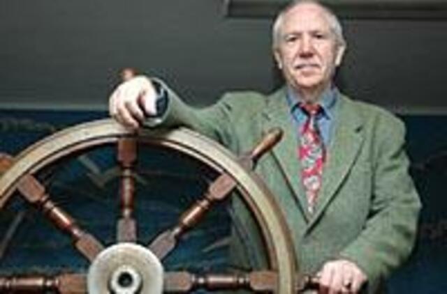 Gyvenimo bangos parplukdė į sausumą 